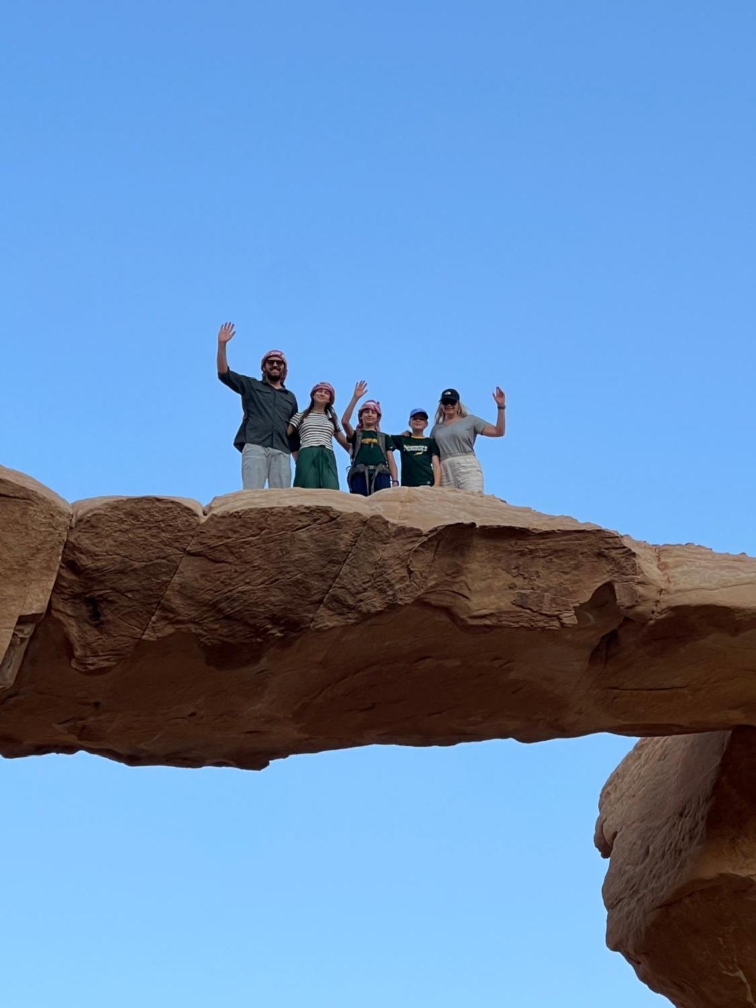 Magic Rum Hussen Wadi Rum Ngoại thất bức ảnh