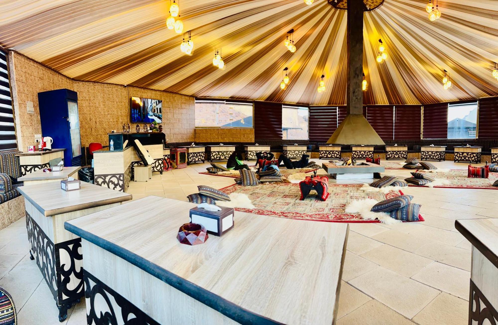 Magic Rum Hussen Wadi Rum Ngoại thất bức ảnh